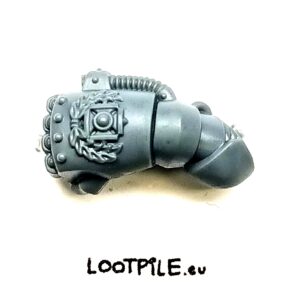 Master Crafted Power Fist z krzyżem i listkami porucznika - obrazek 1