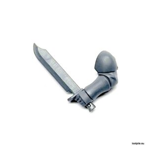 Nóż Scouta w Lewej Ręce C