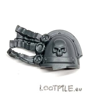 OBCIĘTY Naramiennik prawy z czachą Kapelana na Motorku z powiewającymi Purity Seal