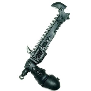 Chainsword Berzerkera Khorna, Lewa Ręka C