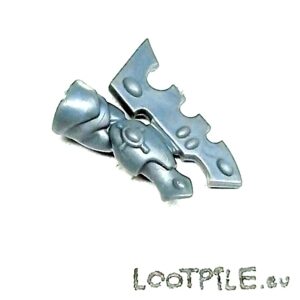 Lewa Ręka Felarchy, Tarcza