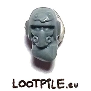 Głowa w Hełmie i Masce Zdradzieckiego Gwardzisty B