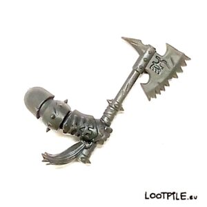 Topór Jeźdźca Skullcrushera, Prawy B